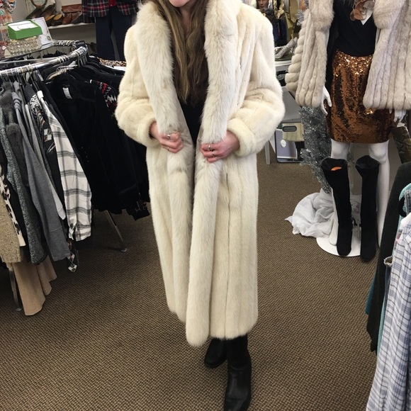 Full Length Mink with Fox Trim - Picture 8 of 9